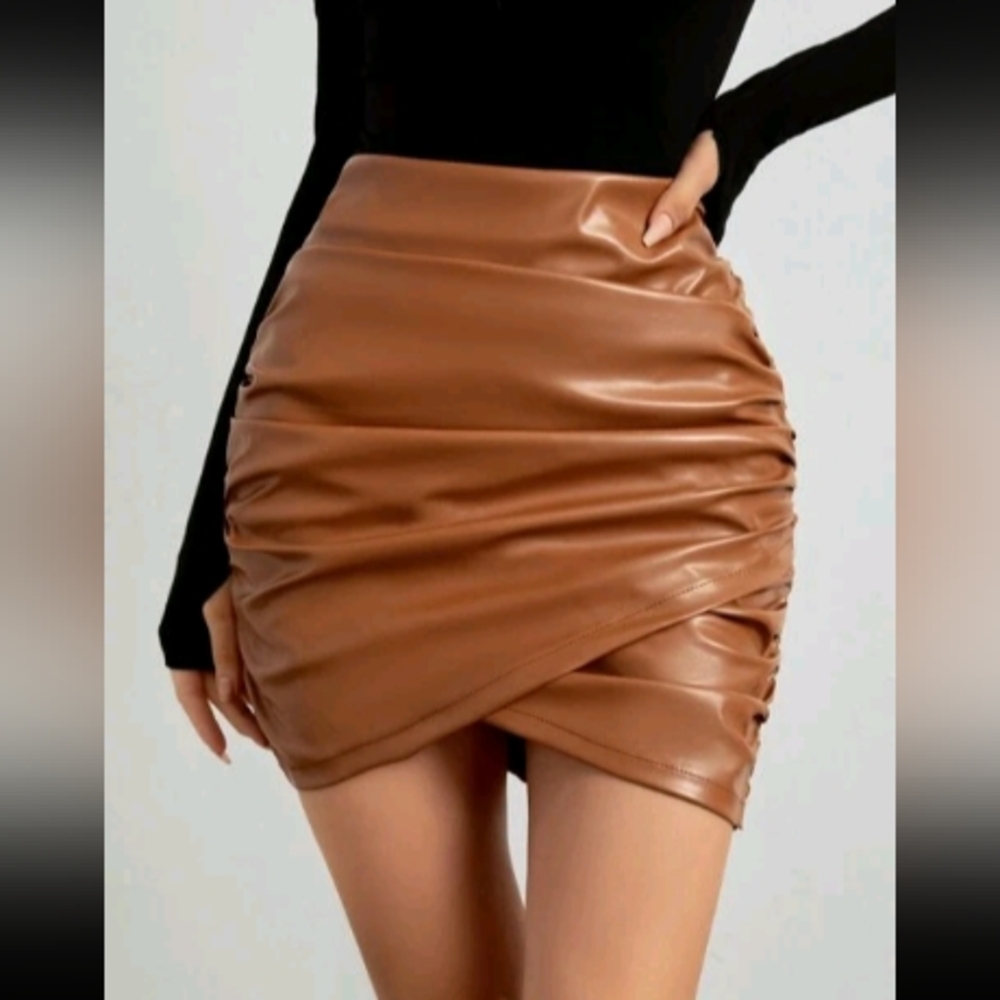 Sexy ruched mini skirt